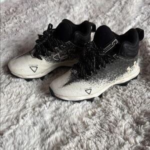 Under Armour Boy's Spotlight Fran RM 2.0 Jr. Football Shoe Cleat US 12k Kid 12